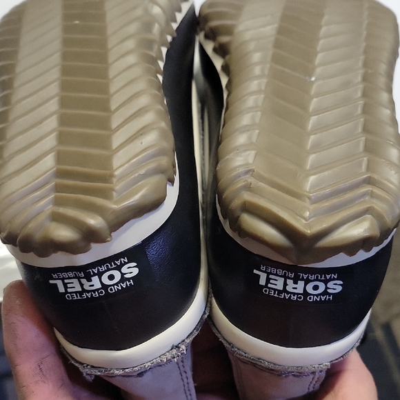 Womens 7.5 Sorel Women's Caribou Slim winter boots in gray and black. EXCELLENT - Picture 7 of 8